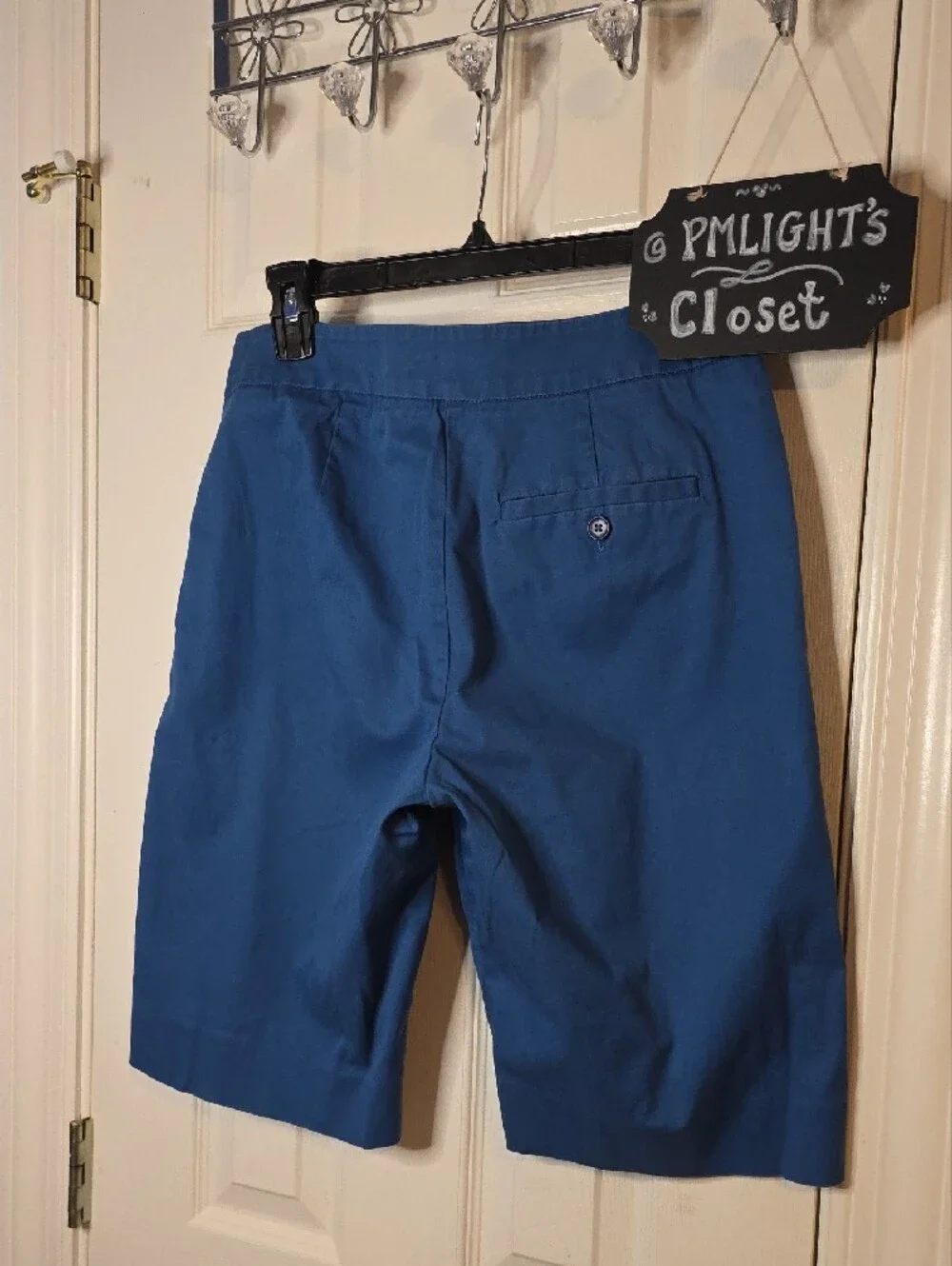 Jones New York Signature Classic Blue Knee-Length Shorts 8 Stretch